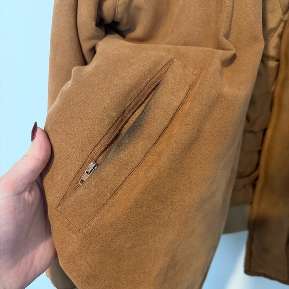 Vintage Tan Bomber Jacket with Ribbed Cuffs and Native American Wolf Style - Picture 3 of 8